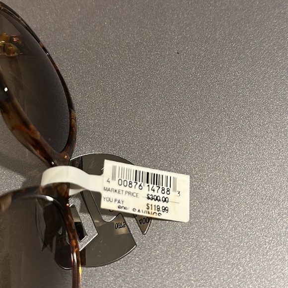 Dolce & Gabbana (New) Sunglasses - Picture 5 of 6